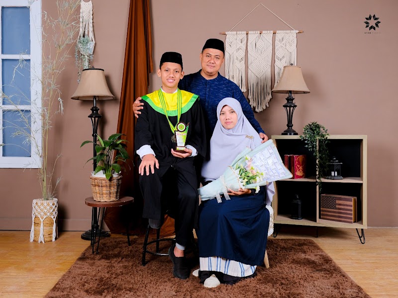 Syauqi Self Photo Studio: Jepret Kenangan di Tengah Keramaian Kroya